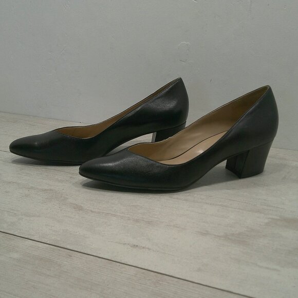 Naturalizer Black Classic Reto Leather Pointed Toe Mali Pumps Size 9 W | Wide - Picture 4 of 12